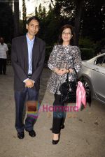 sunil chauhan with zeenat aman at India Fine Art Event in Kalaghoda on 18th March 2011.JPG